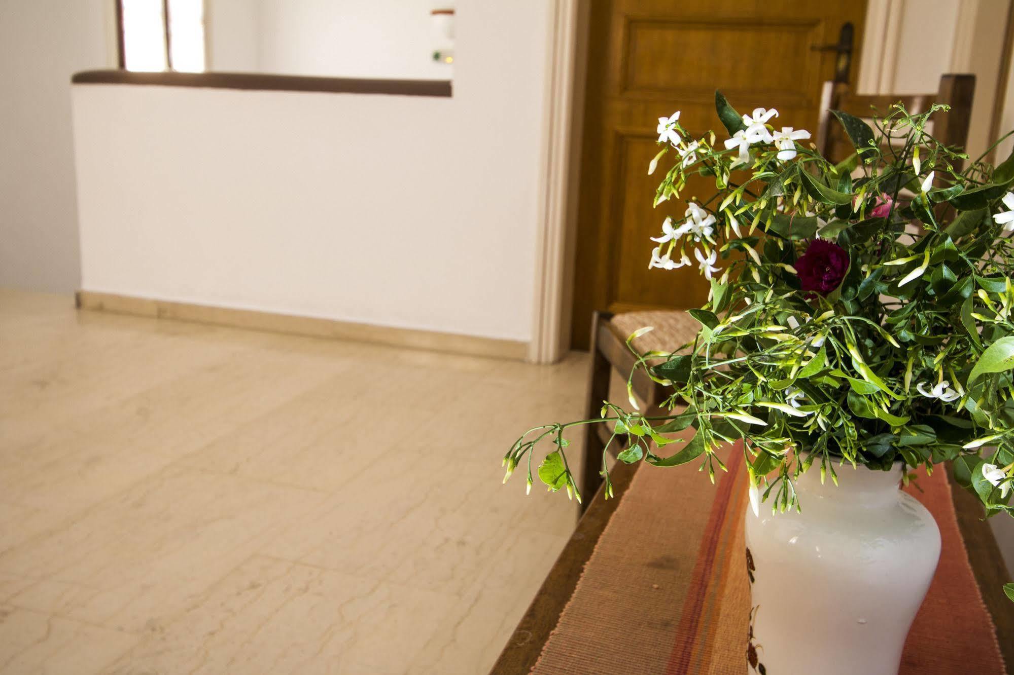 Hotel Adonis (Adults Only) Kamári 외부 사진